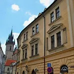 Hotel Metamorphis