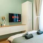 Modern & Spacious Apartment Near The Old Town