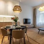 Boho Renovated Apartment Close To National Theather