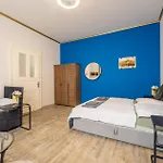 Cozy 3-Brd Riverside Apartment In Center Prague