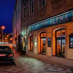 Bright & Spacious At Mala Strana, Charles Bridge 3 Min Of Walk