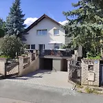Cozy Gardens Apartments In Prague