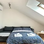 Melly Rooftop Apartment