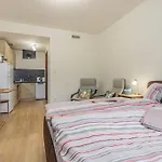 Flat With Bathtub & Balcony, Only 12Min Centrum, 200Mb Wifi