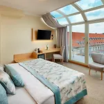 Hotel Clement