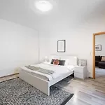 Charming Spacious Apartment In Central Prague