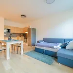 Premium Woodsy Apartment With Parking Garage By Rentez