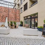 Blueground Prague 7 Furnished With Balcony Prg-10