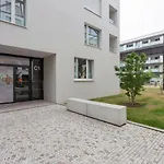 Blueground Prague 7 Furnished With Balcony Prg-10