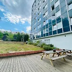 Friendly Small Flat For Nomads