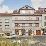 Prague Days - Bright Apartments - Fast Wifi - Quiet Area