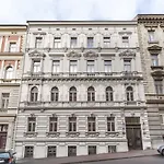 Limehome Prague Halkova