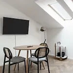 Limehome Prague Halkova