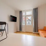 Chic Brick Suite In Historic City By Rentez