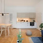 Beautiful Cozy Apartment For 2 People
