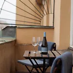 Louvre - Cozy City Center Apartment With Balcony