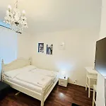 Warm And Cozy Apartment Design Center Of Prague