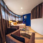 Unique Apartment With Private Pool, Cinema, Spa