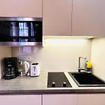 Elly Modern Oldtown Apartments