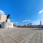 Zizkov Studio -004-