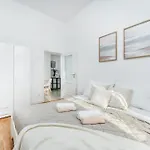 Sunny One Bedroom Flat With National Museum View