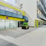 Spacious Apartments Near Karlin Square