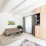 Apartment By The Metro With Private Parking