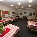 Church Pension Praha - Husuv Dum