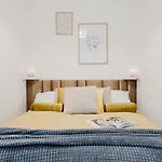 Prague Days - Apartments With Garage And Balcony In Smichov City