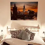 Top Lokalita U Prazskeho Hradu!