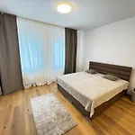 Riverside Apartment Praha