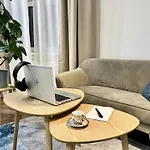 Charm Apartment Deco Near Old Town, All-Friendly