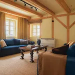 Spires And Spirits Old Town Boutique Apartments
