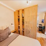 Stylish Studio In The City Center