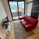 Bright & Cosy 1-Bedroom Apartment With Balcony