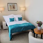 Hotel Silenzio