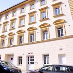 Apartment Heleny Malirove