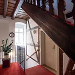 Tyn Yard Residence