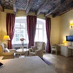 Tyn Yard Residence