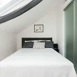 Kent Ridge Loft, Sokolska