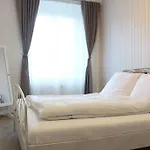 Apartment Argentinská 8