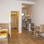 Beautiful Central Apartment Thamova