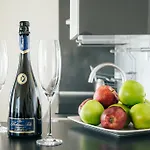 Apartaments Central Park Prague