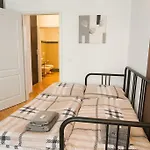 Sunny Apartment In Prague Center