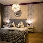 Unique Apt 250M From The Charles Bridge