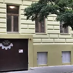 Home Factory Hostel