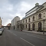 Prague Days - Spacious 2Bdr Apt W Netflix - Trendy Neighbourhood