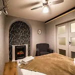 Unique Apt 250M From The Charles Bridge