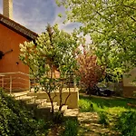 Cozy Gardens Apartments In Prague