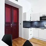 Apartments Zborovska